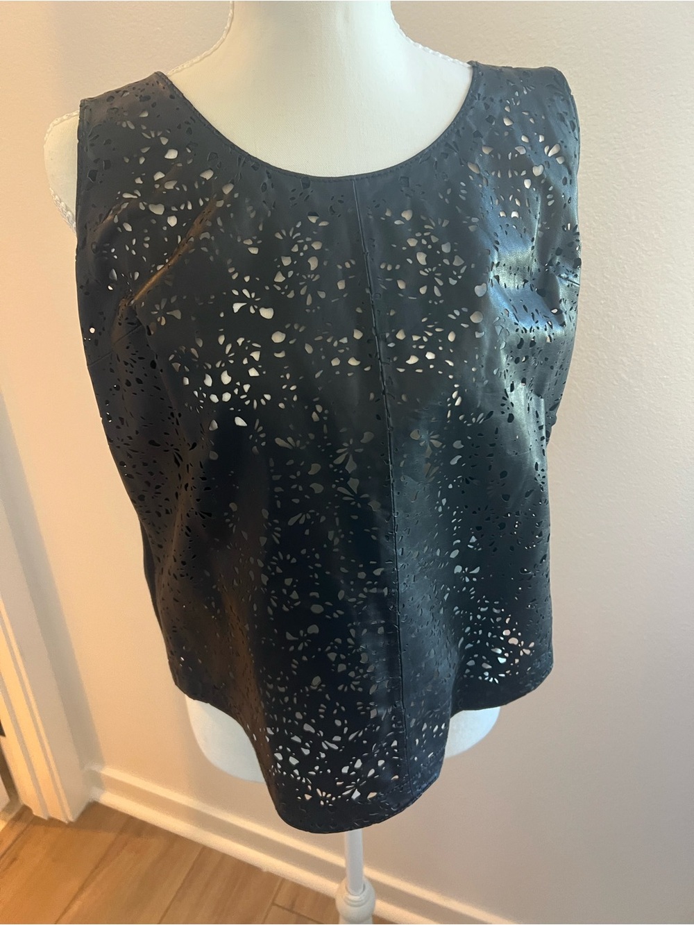 Hinge - LIKE NEW Black Leather Laser-Cut Sleeveless Camisole/Tank